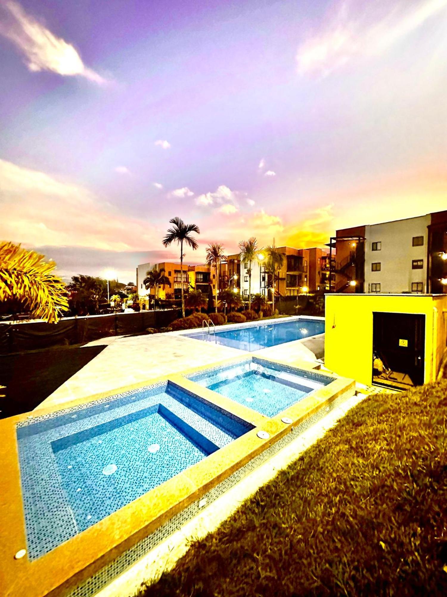 Apartamento Privado Vacacional A 5M Del Aeropuerto, 20 Minutos Del Parque Del Cafe Y Centro De Armenia Con 4 Piscinas, 3 Jacuzzi, Sauna By Molca Xperiences 3H Bagian luar foto